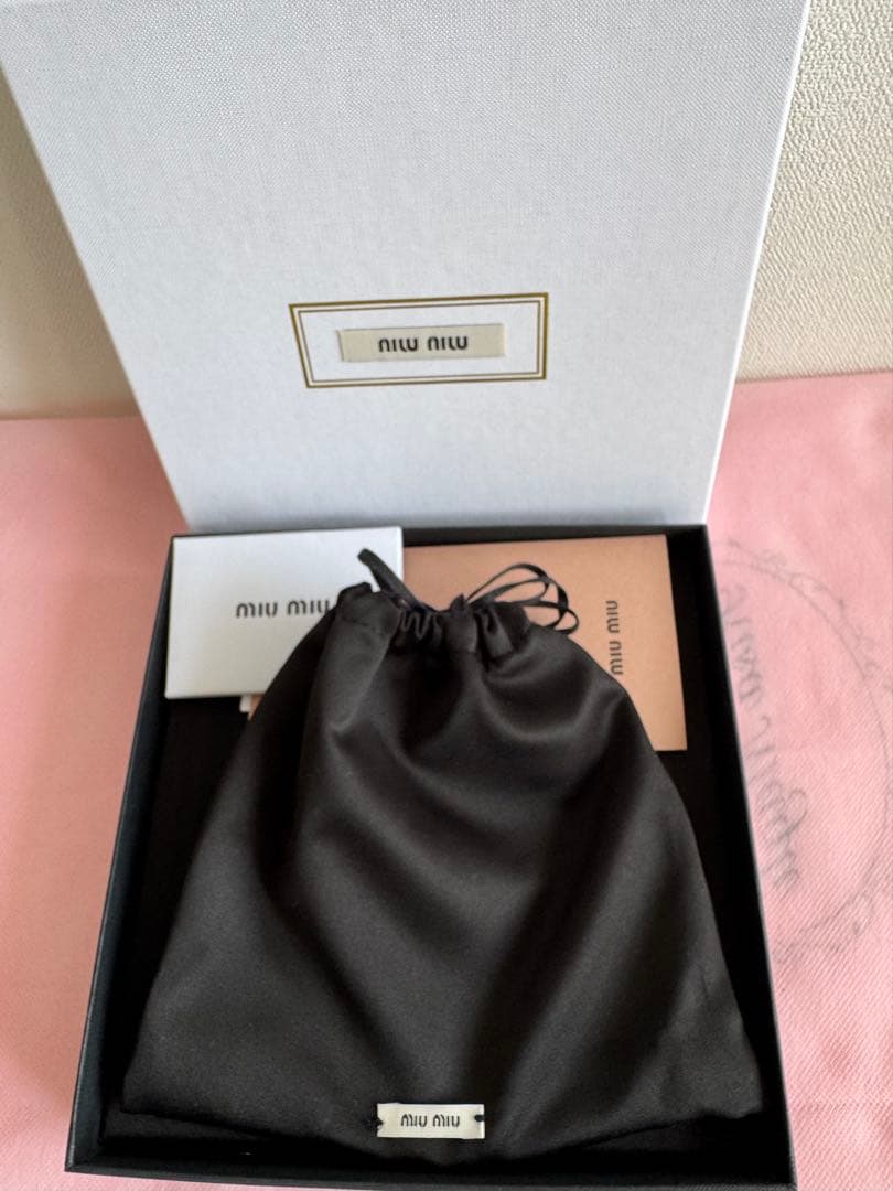 ❤︎美品❤︎ 【MIUMIU 】クリスタルヘアバンド カチューシャ　✨ゴールド✨