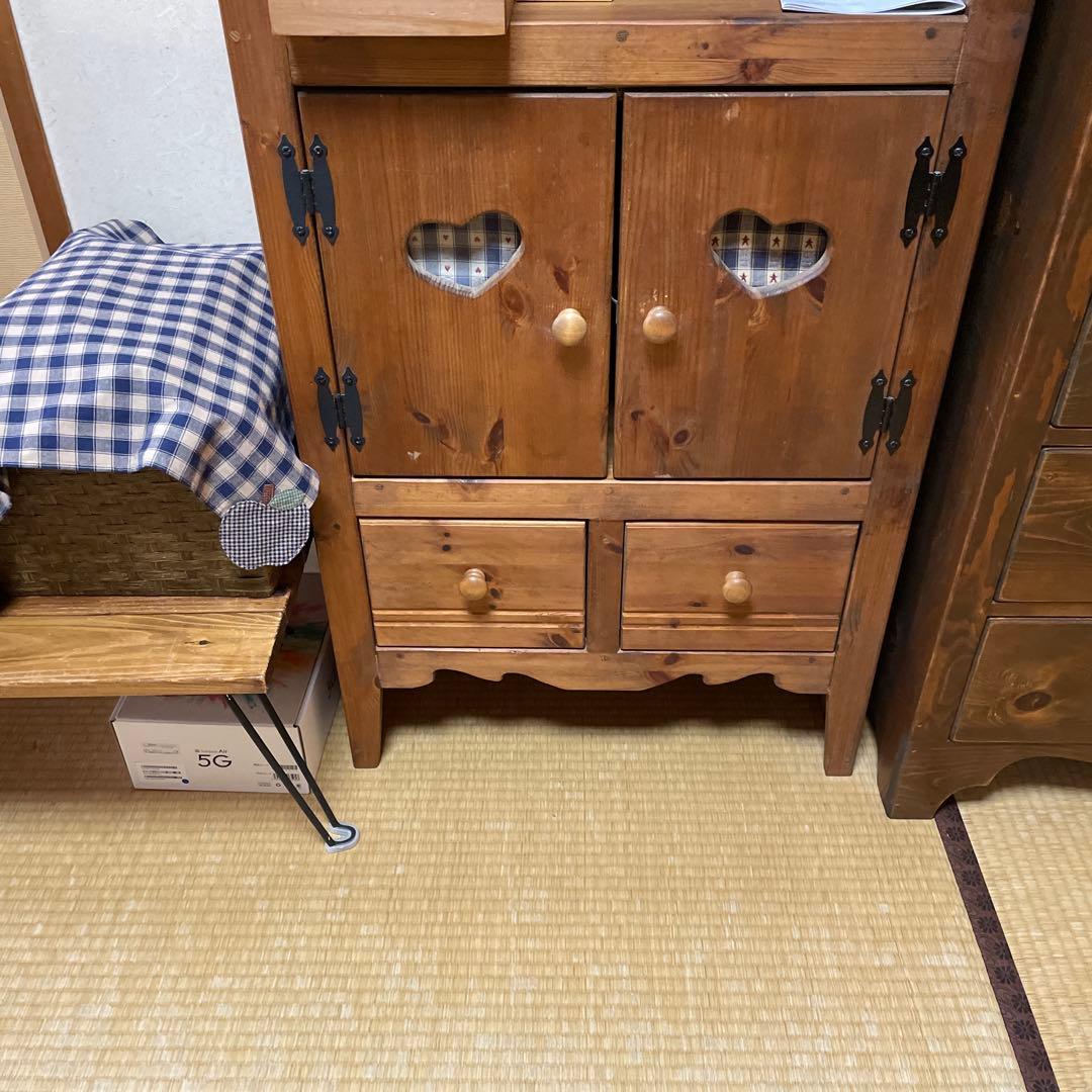 カントリー家具　カントリーハートキャビネット