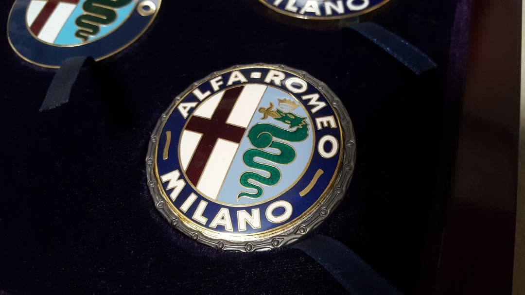 ★Alfa Romeo アルファロメオ★歴代 エンブレム コレクション