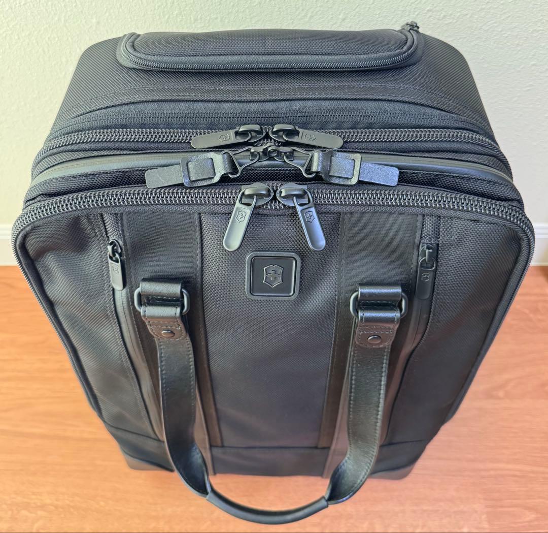 ヴィクトリノックス ブラック ビジネスキャリーケース 拡張可能 伸縮式ハンドル