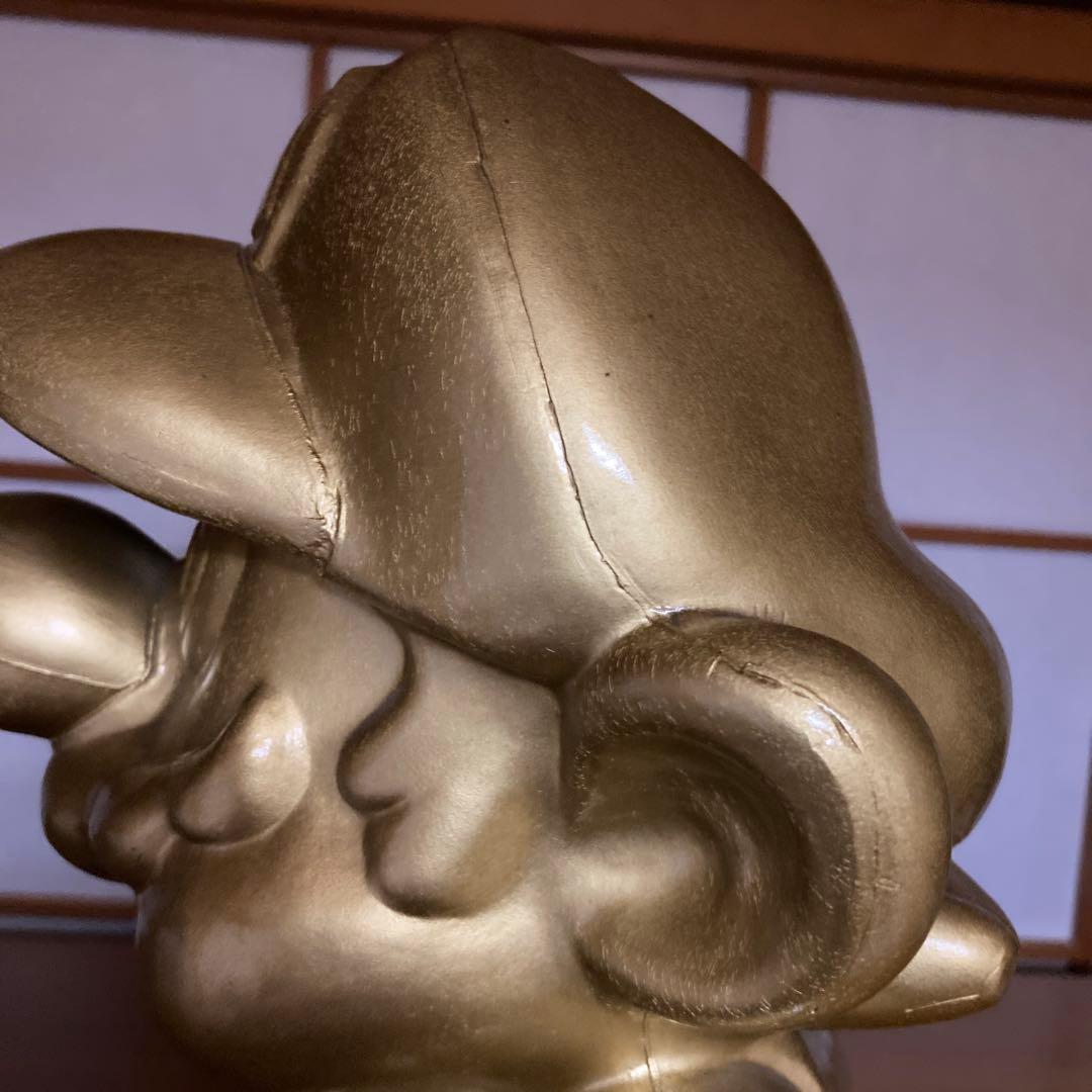 スーパーマリオ像ゴールド