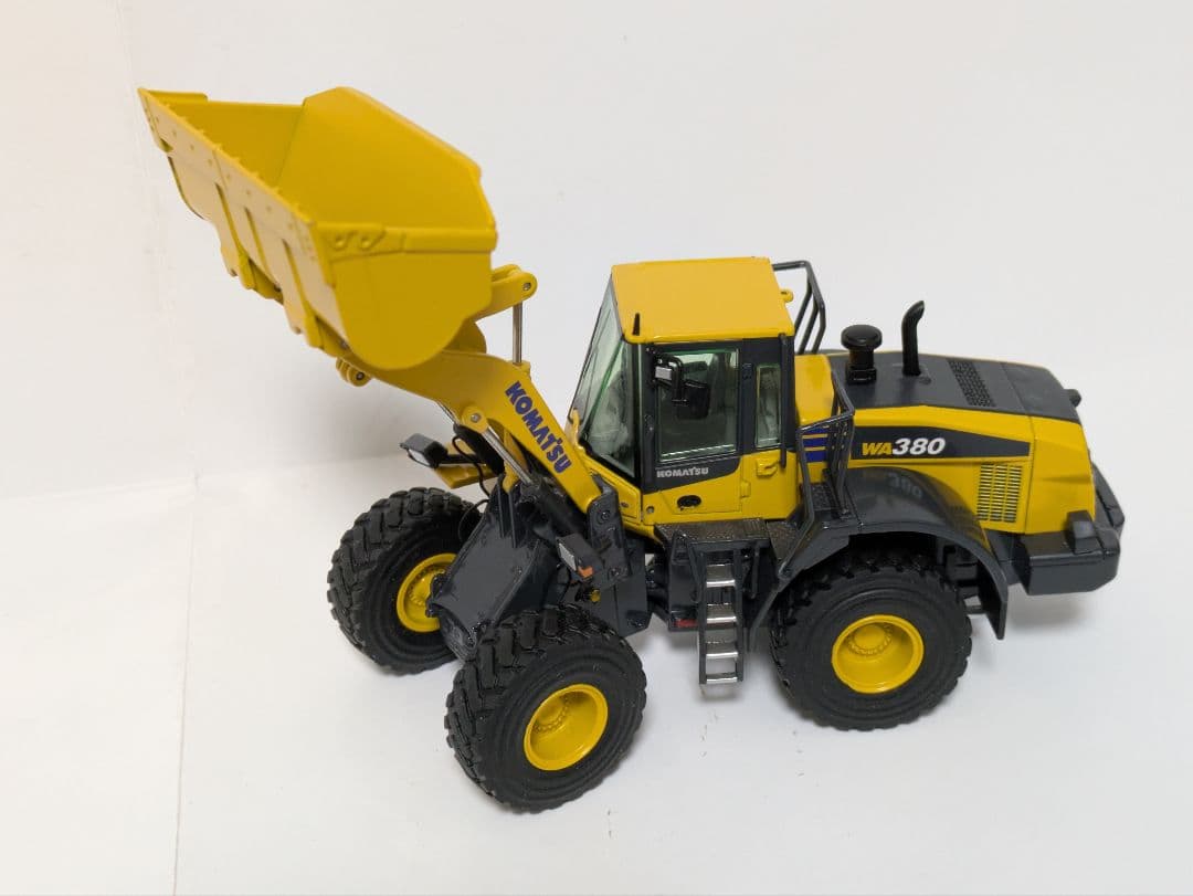 コマツ WA380-8 ? 1/50 ホイールローダー 難あり