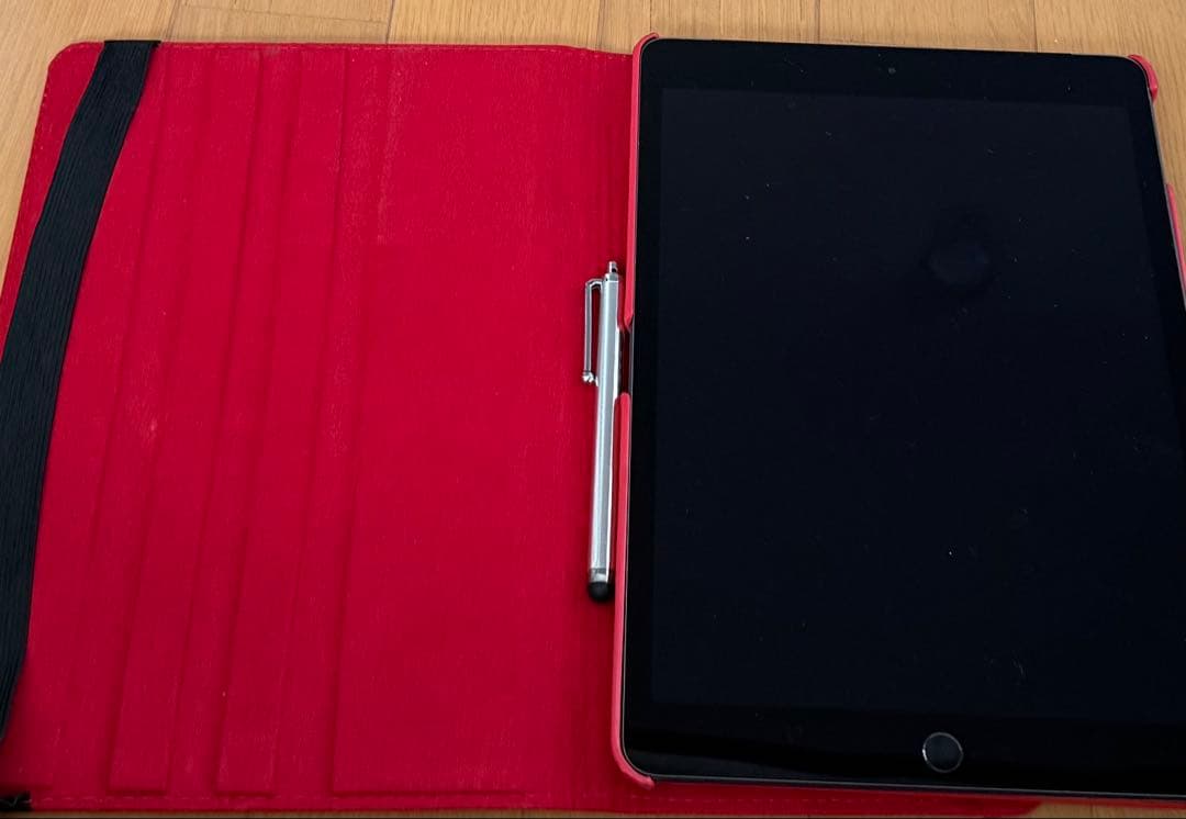 iPad 第7世代 32GB Wi-Fi ブラック 美品 カバー付