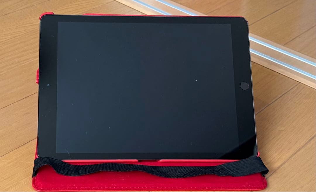 iPad 第7世代 32GB Wi-Fi ブラック 美品 カバー付
