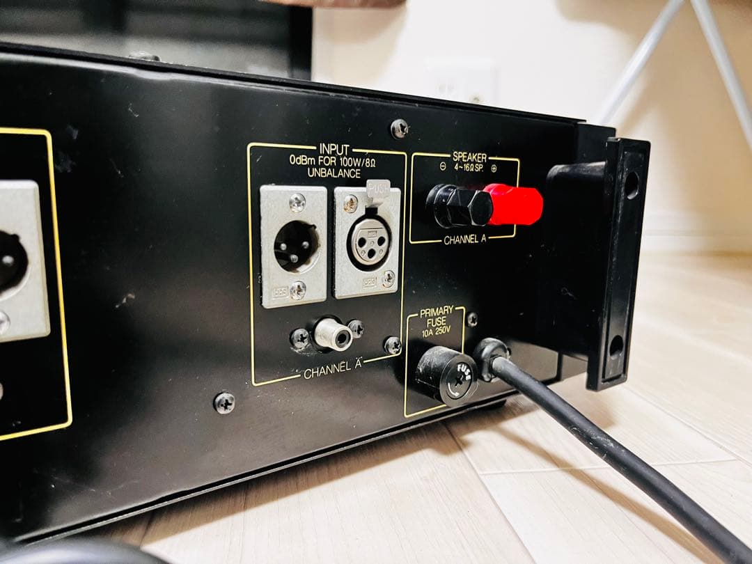 YAMAHA P2100パワーアンプ