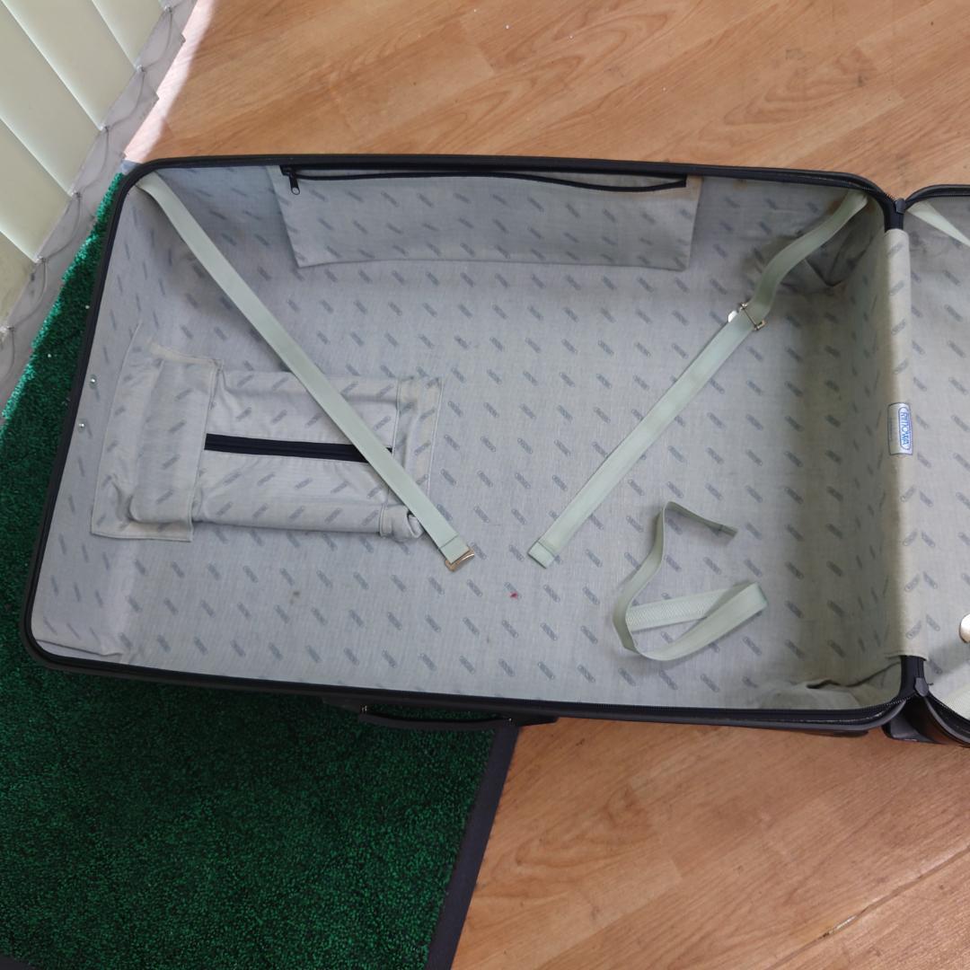 リモワ・スーツケース（２輪）