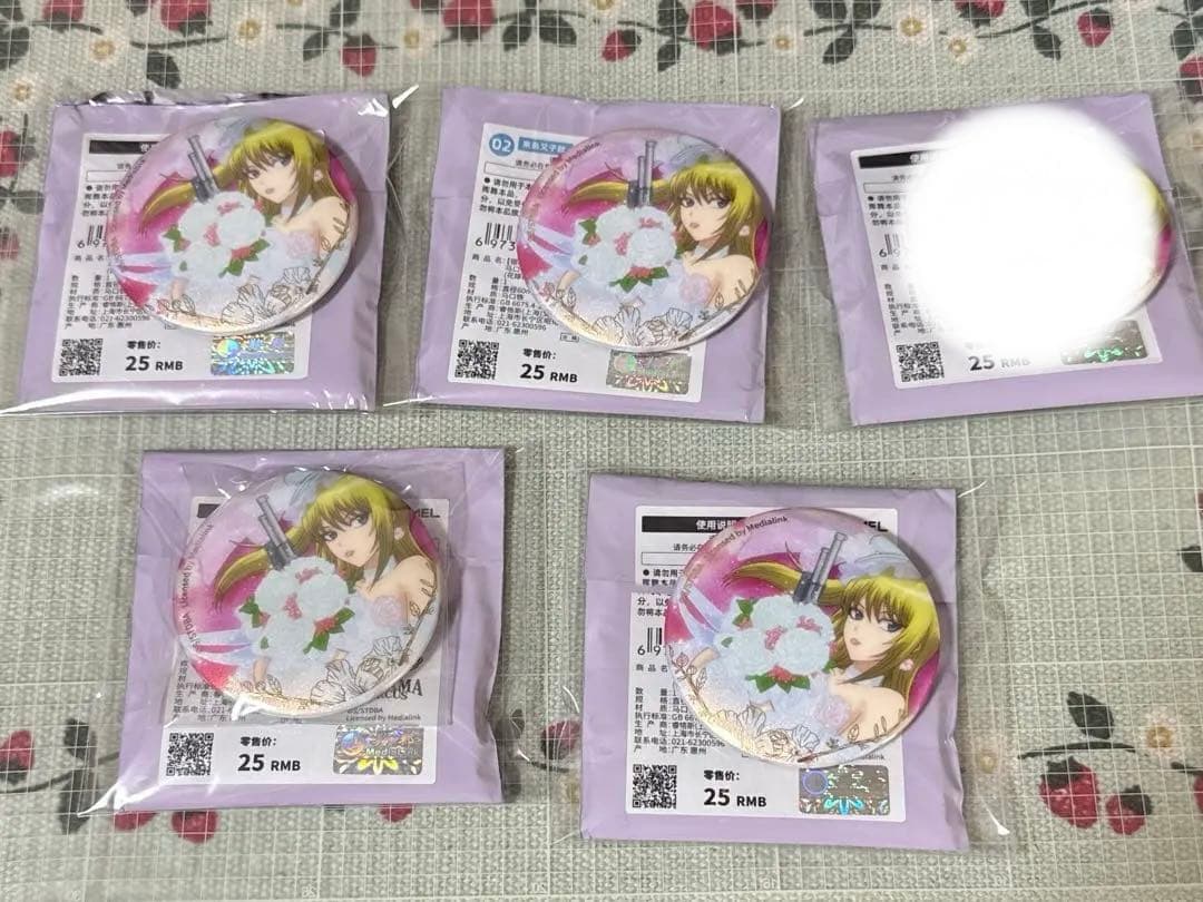 銀魂 来島また子 缶バッジ　グリッター缶バッジ　反抗声明　花嫁　ウエディング