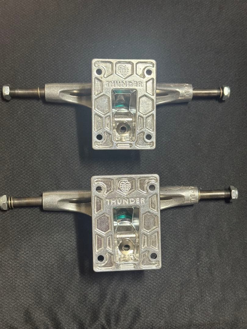 スケートボード thunder Hollow Lights 147 polish