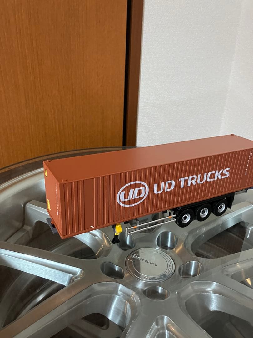 UD TRUCKS クオン 1/43 トラクター・ヘッド