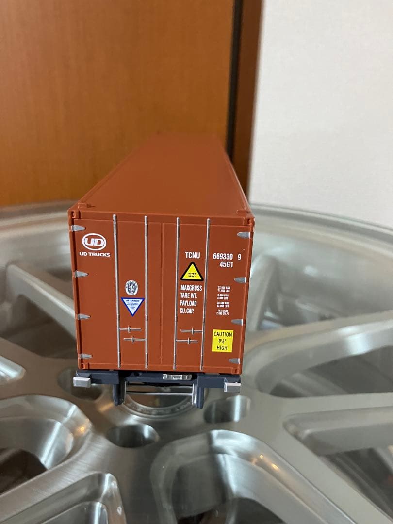 UD TRUCKS クオン 1/43 トラクター・ヘッド