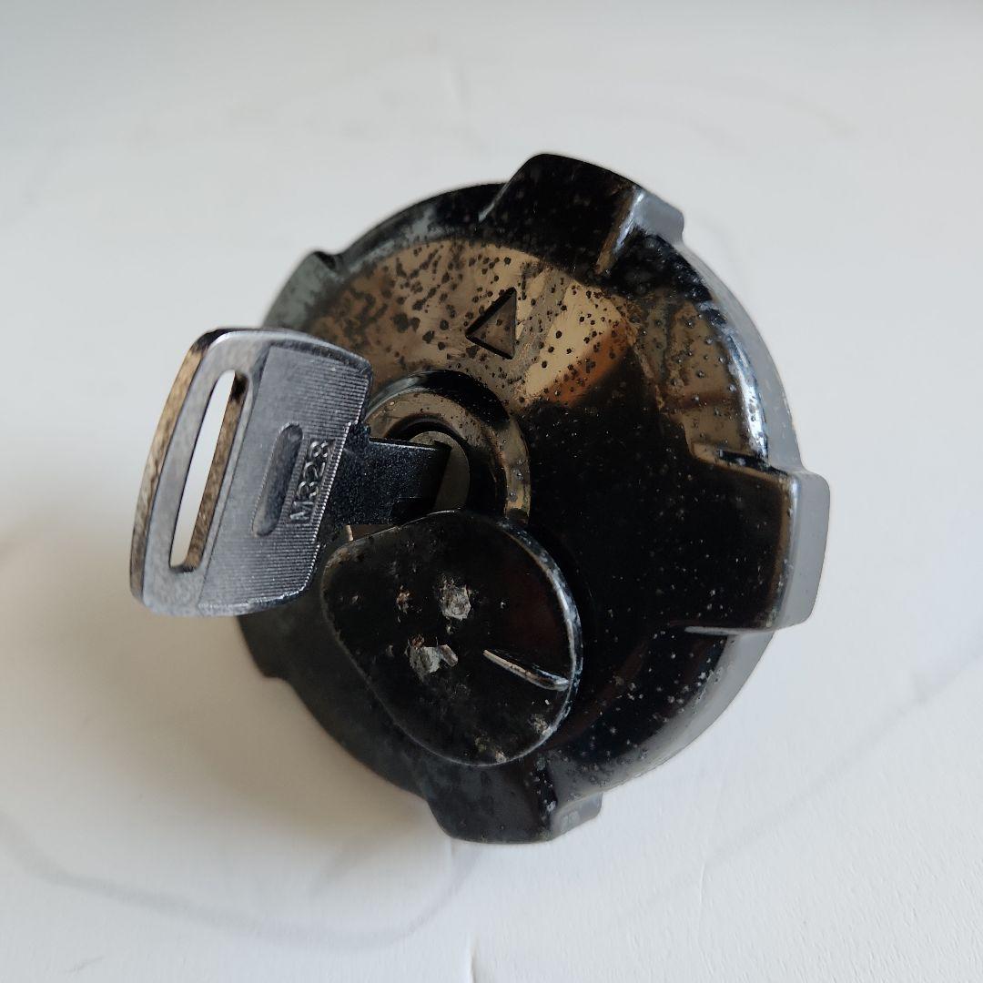 モンキーBAJAガソリンタンク白 鍵付き送料無料、即納いたします。