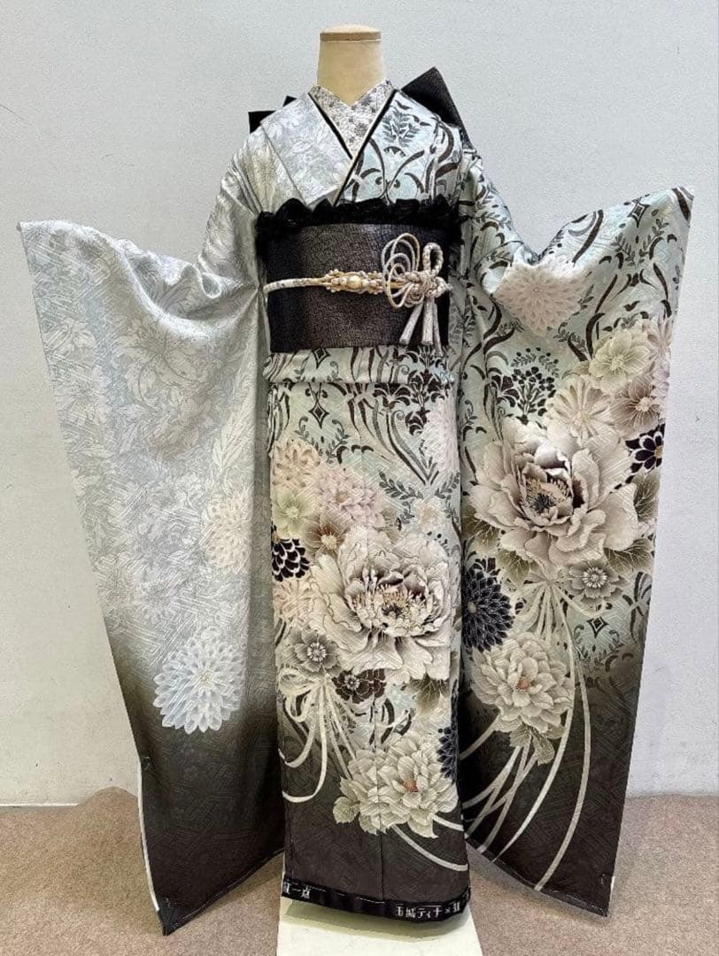 【フルセット】成人式振袖 玉城ティナ×紅一点