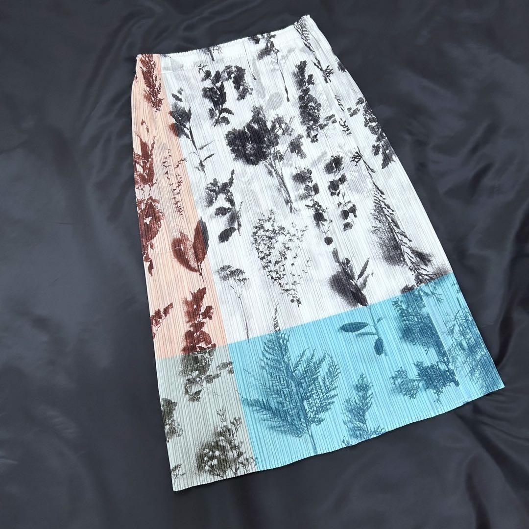 美品 PLEATS PLEASE プリーツプリーズ 総柄 スカート