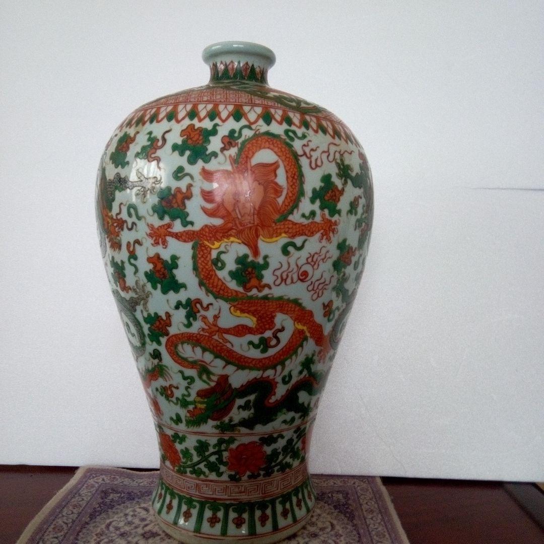 中国古玩　大明嘉靖年製　色絵龍紋様 梅瓶