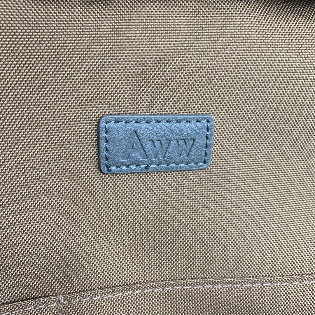 【s.t154】AWW 多機能バックパック　大容量　ベージュ