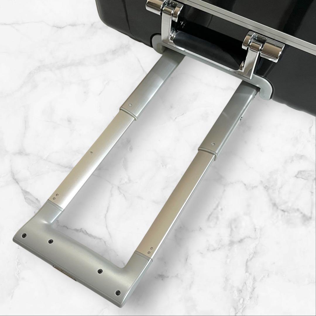 ZERO Halliburton キャリーケース　TSAロック　大容量