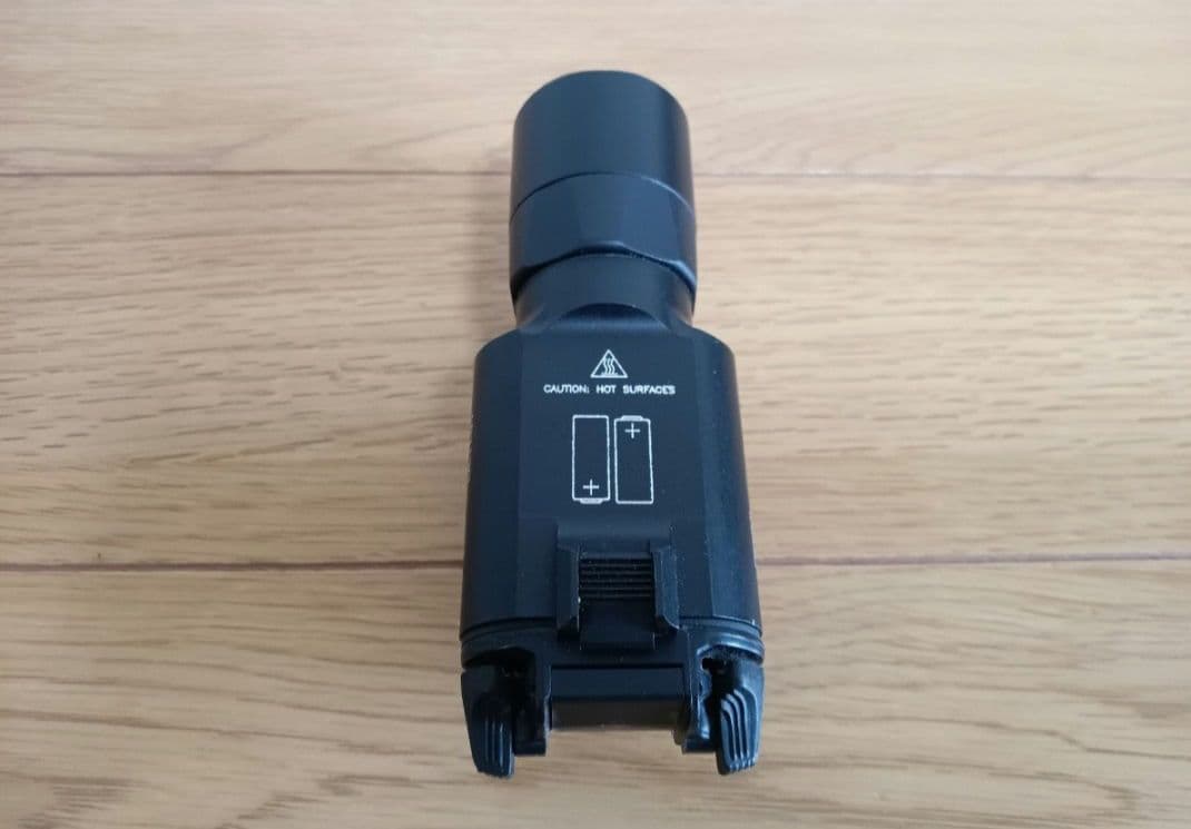 m*5様 実物　surefire　製　X300U　ウエポンライト　トレポン　PT