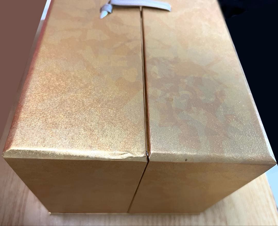 の*た様 超希少‼︎サントリーウイスキー 響30年 金色の観音開きの空き箱