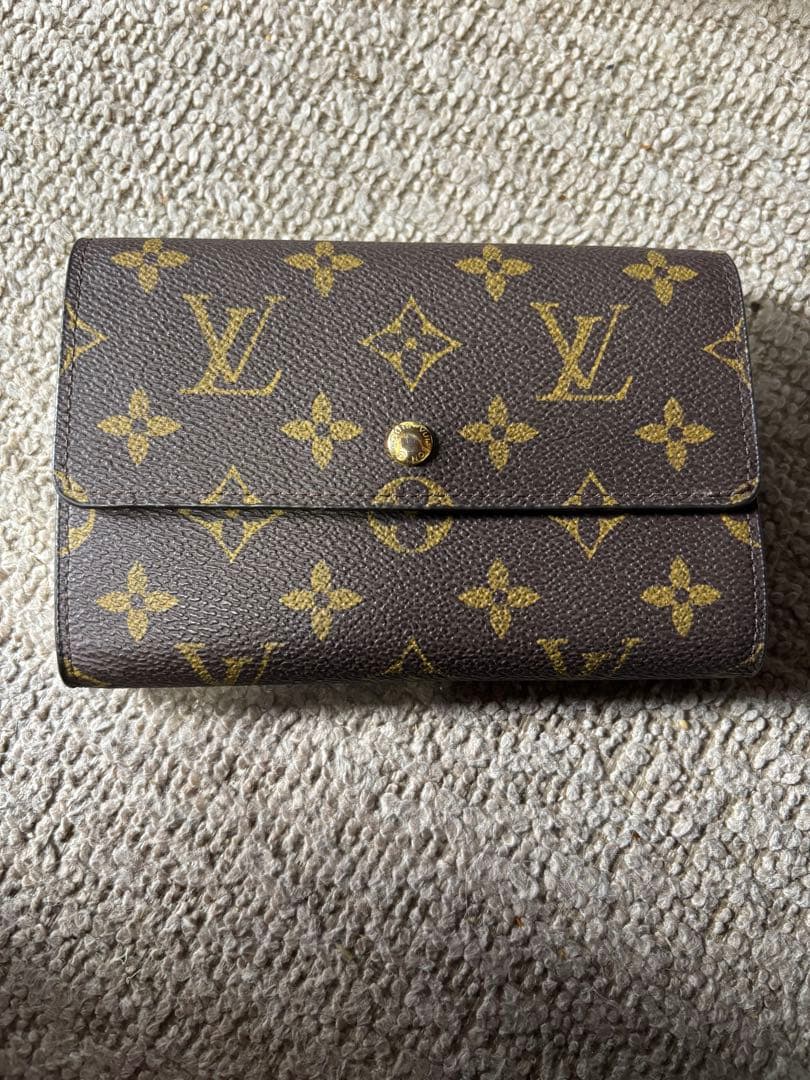 ルイヴィトン LOUIS VITTON 三つ折り財布モノグラム ポルトトレゾール