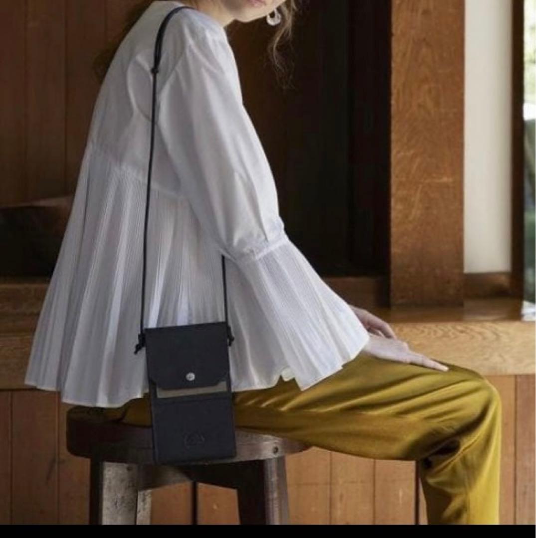 【新品未使用】定価4.6万円L’arcobalenoフラップショルダーウォレット