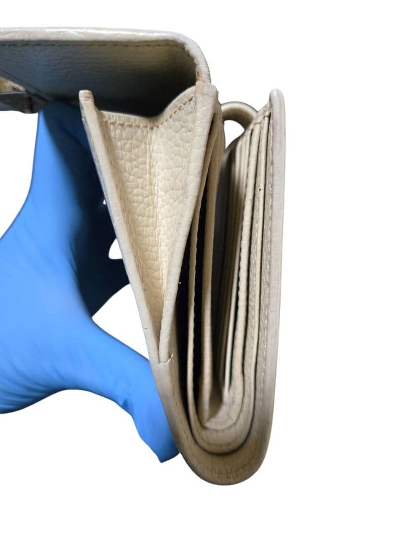 GUCCI インターロッキング　GG　二つ折り財布　レザー　ホワイト