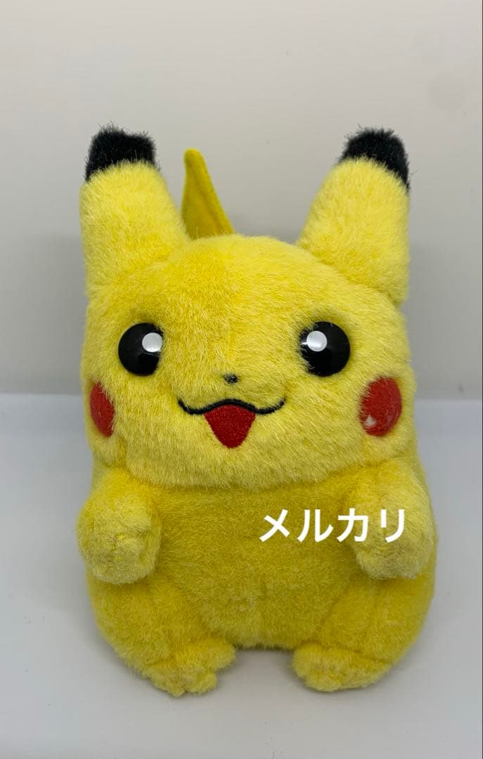 ポケモン　ピカチュウ　トミー　ぬいぐるみ