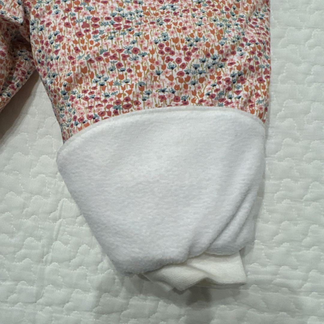 ファミリア　80 新品　リバティ　ジャンプスーツ　テリア　花柄　防寒具