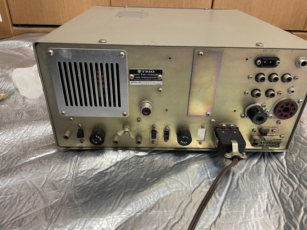 アマチュア無線機、TS-520V 、HF SSBトランシーバー(ジャンク)