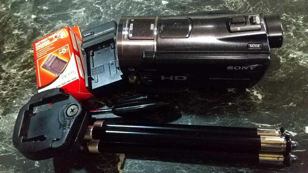 HDR-CX550V 黒 コンパクト三脚（26～90㎝）、充電器付き