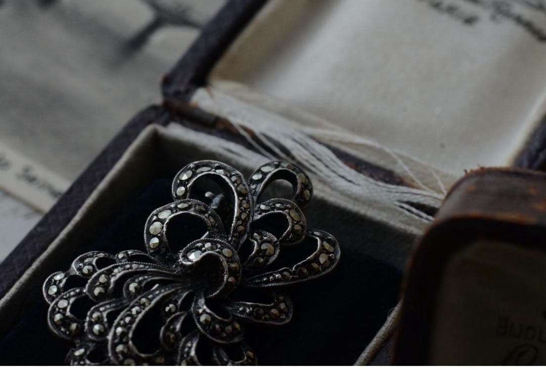 Antiques *Midi ✳︎vintage シルバー・マーカサイト ブローチ