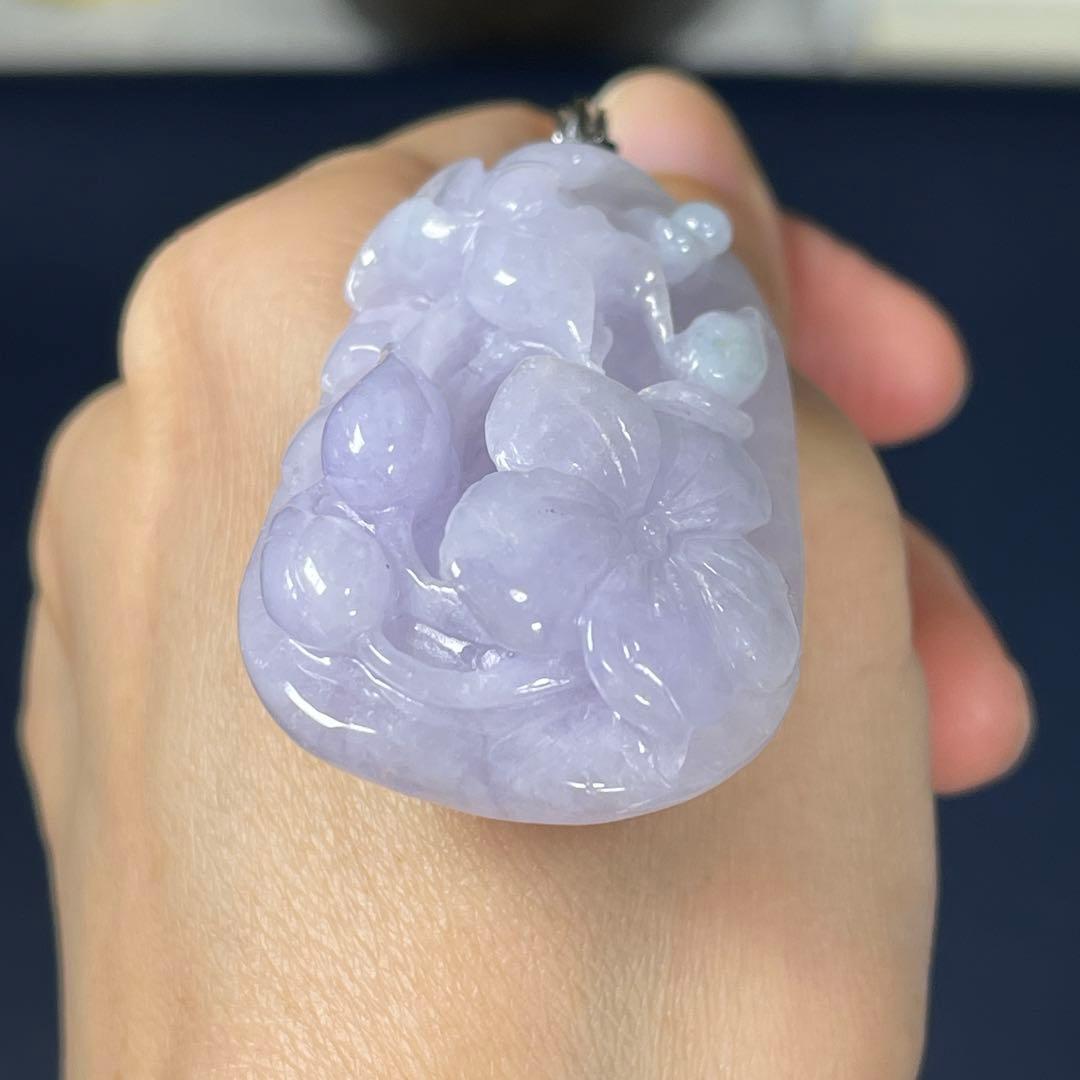 鑑別書付ラベンダー立体花彫刻ペンダント・無処理天然ミャンマー産本翡翠00316