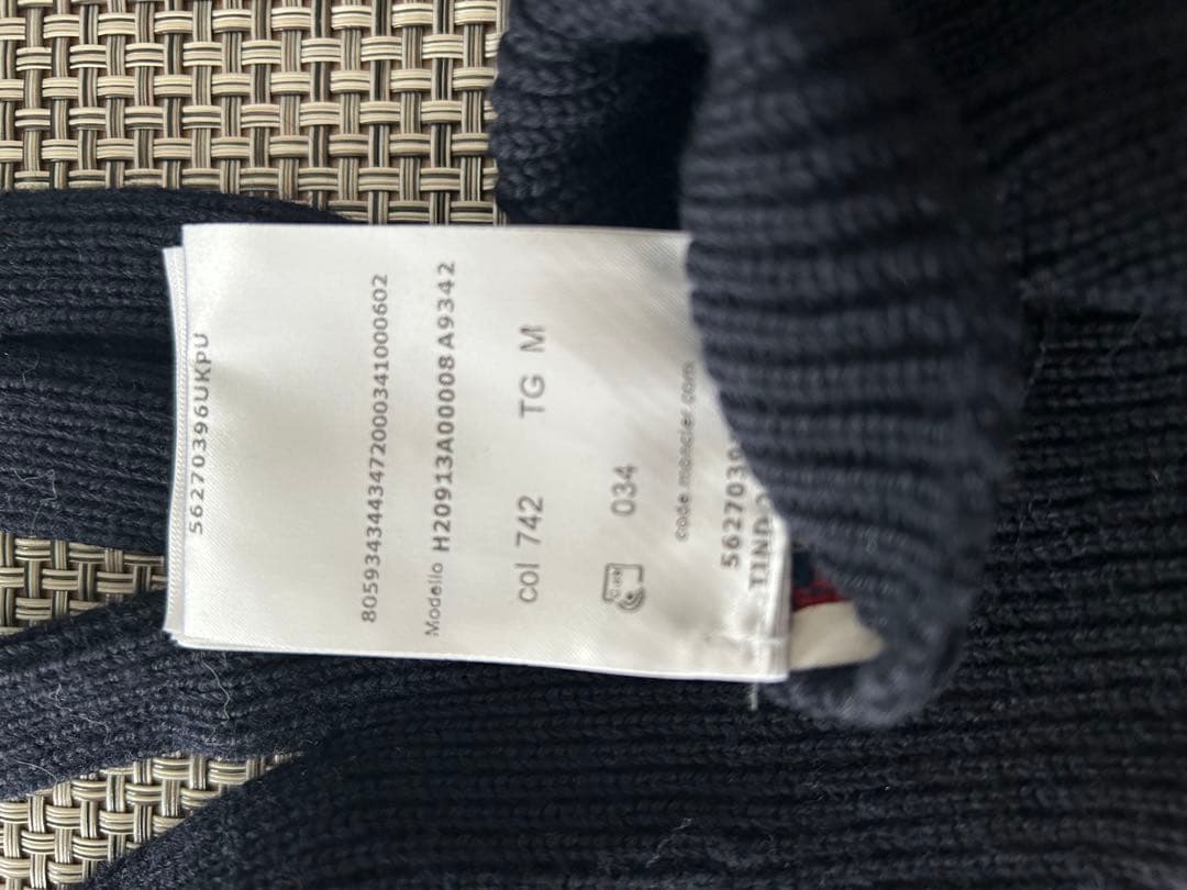 モンクレール☆上質ニット手袋！ユニセックスＭサイズ／ブラックロゴマーク付