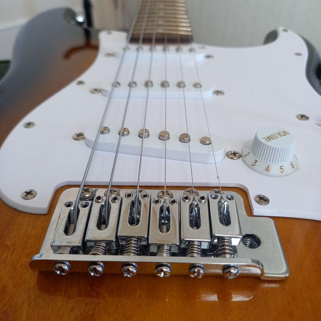『軽量美品』Squier BY Fender　　BULLET　 STRAT