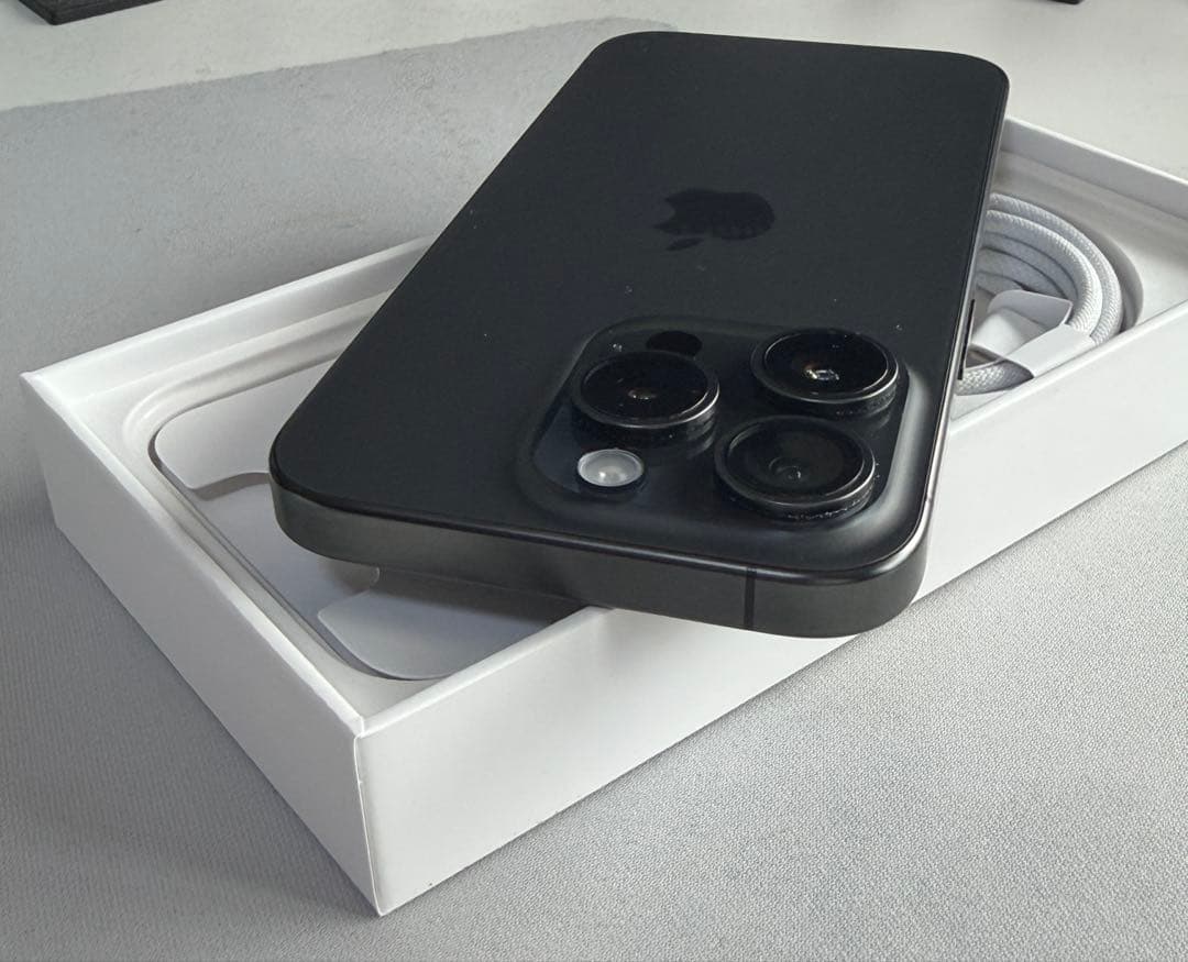 Apple iPhone 15 Pro 256GB ブラック 本体 SIMフリー