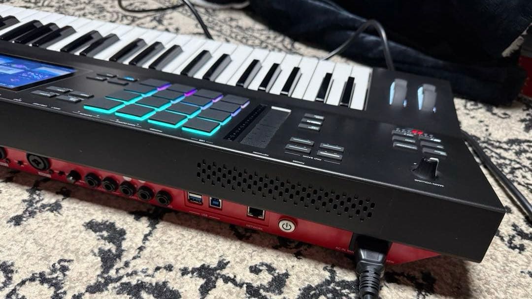 アカイAKAI MPC Key61 シンセサイザー　内蔵SSD換装済