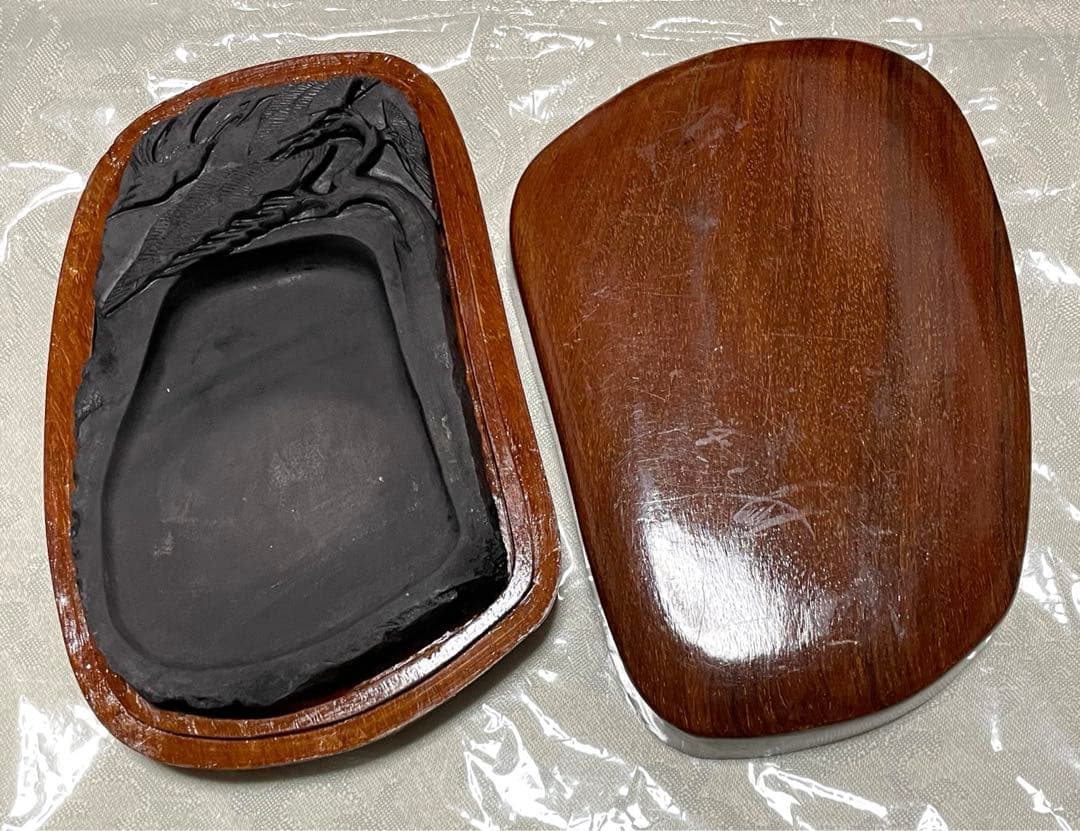 彫刻石硯 松と鳥 唐木箱入り ＆ 墨と筆2本セット
