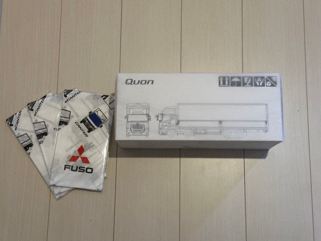 UDトラックス クオン ハイルーフ 1/43 新品 未開封品 8×4 Quon