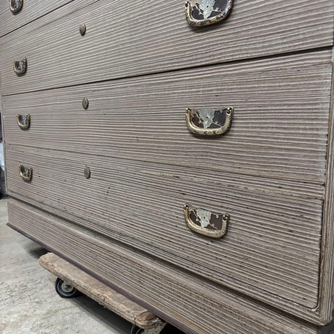 賀茂桐箪笥　通産大臣指定伝統的工芸品　着物