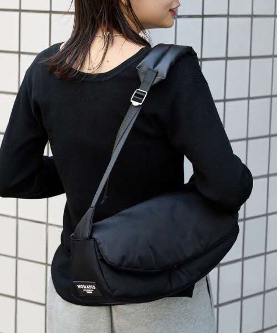 年始セール【新品】NOMADIS LUCK ショルダーバッグ