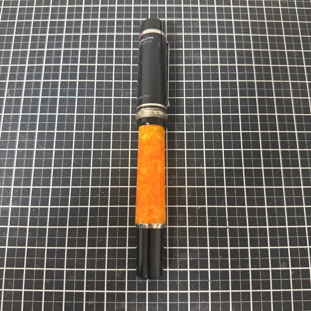 デルタ 万年筆 ドルチェビータ ミディアム 18K M