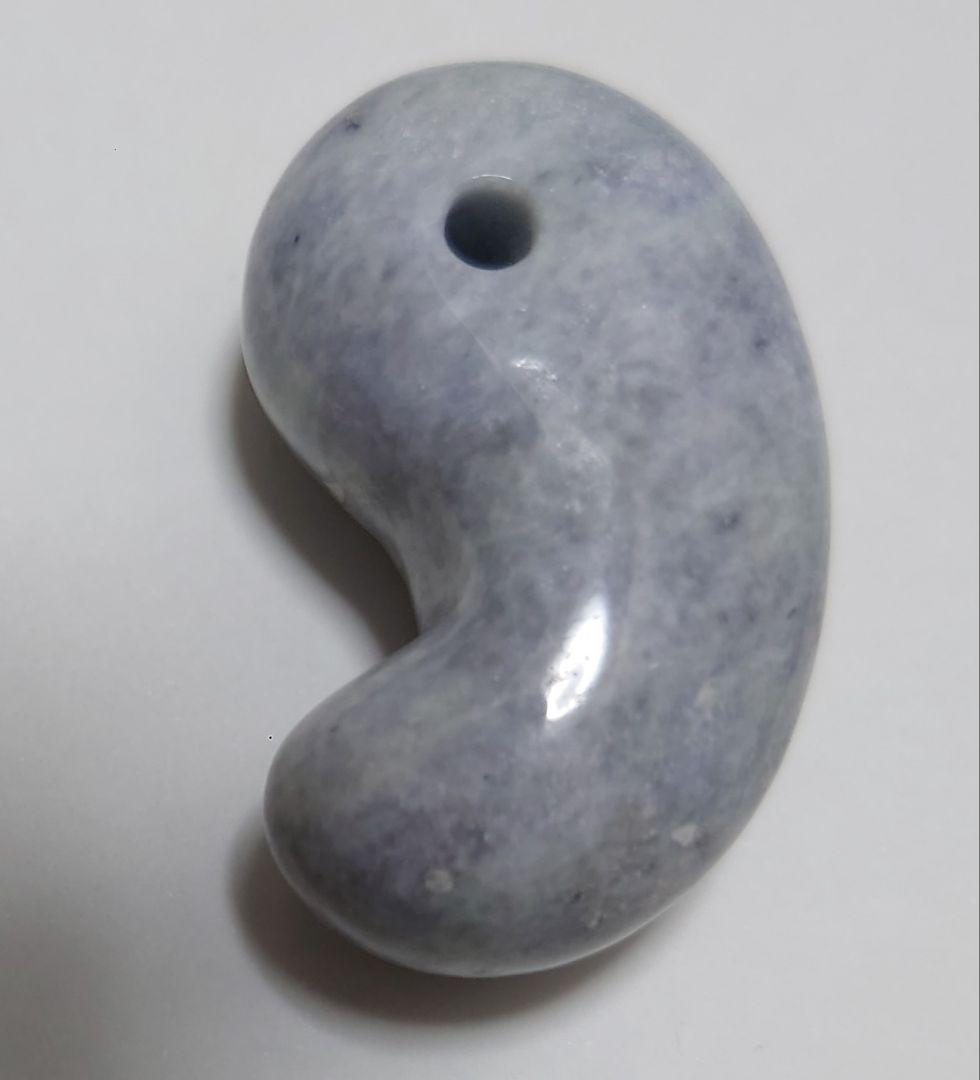 【連休セール】糸魚川翡翠　勾玉　ラベンダー