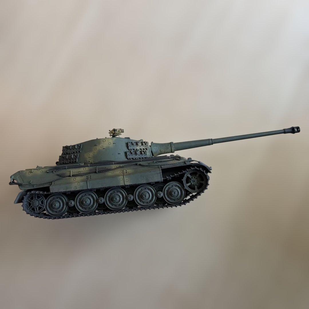 ドイツ軍 Heavy Tank King Tigerプラモデル 完成品？
