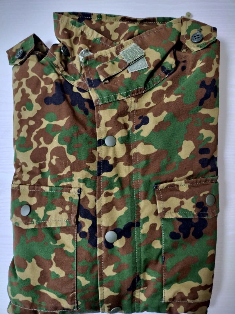 【を】陸上自衛隊・防寒戦闘外被・Lサイズ