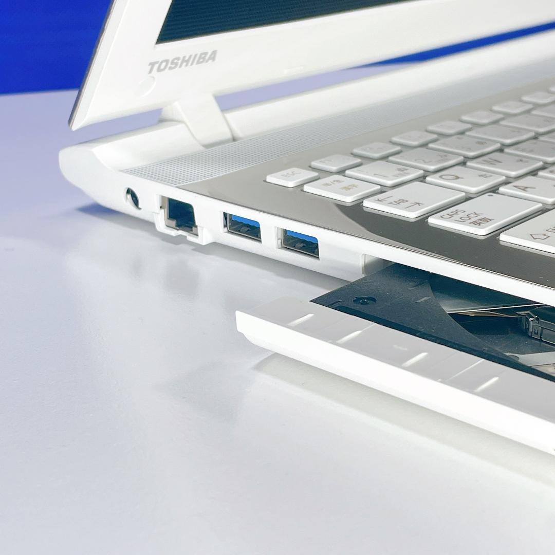 Windows11✨ゴールド✨快速SSDブルーレイ✨東芝 カメラ付ノートPC薄型