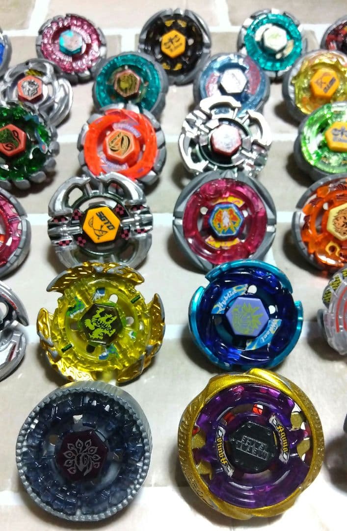 メタルファイトベイブレード　３５個　まとめ売り