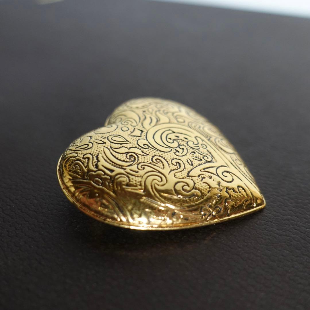【超美品】イヴサンローラン　ブローチ　ハート　彫刻　ヴィンテージ　ゴールド