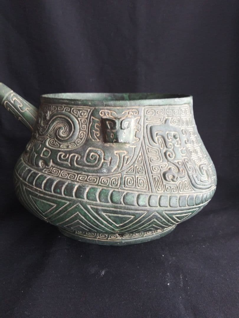 青銅器　人面龍紋か　レプリカ　NO.184
