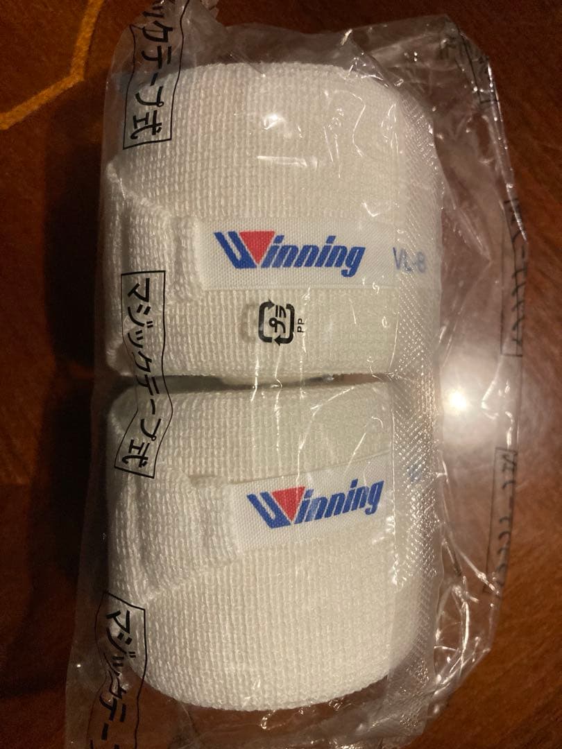 美品Winning ボクシンググローブ 8 oz 紐式おまけバンテージ２セット付