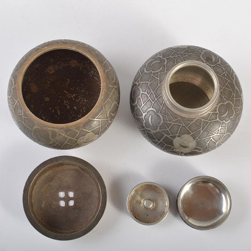 本錫　継山造　花文　茶壷　茶こぼし　茶托五客　合計約1027g　D　R6699