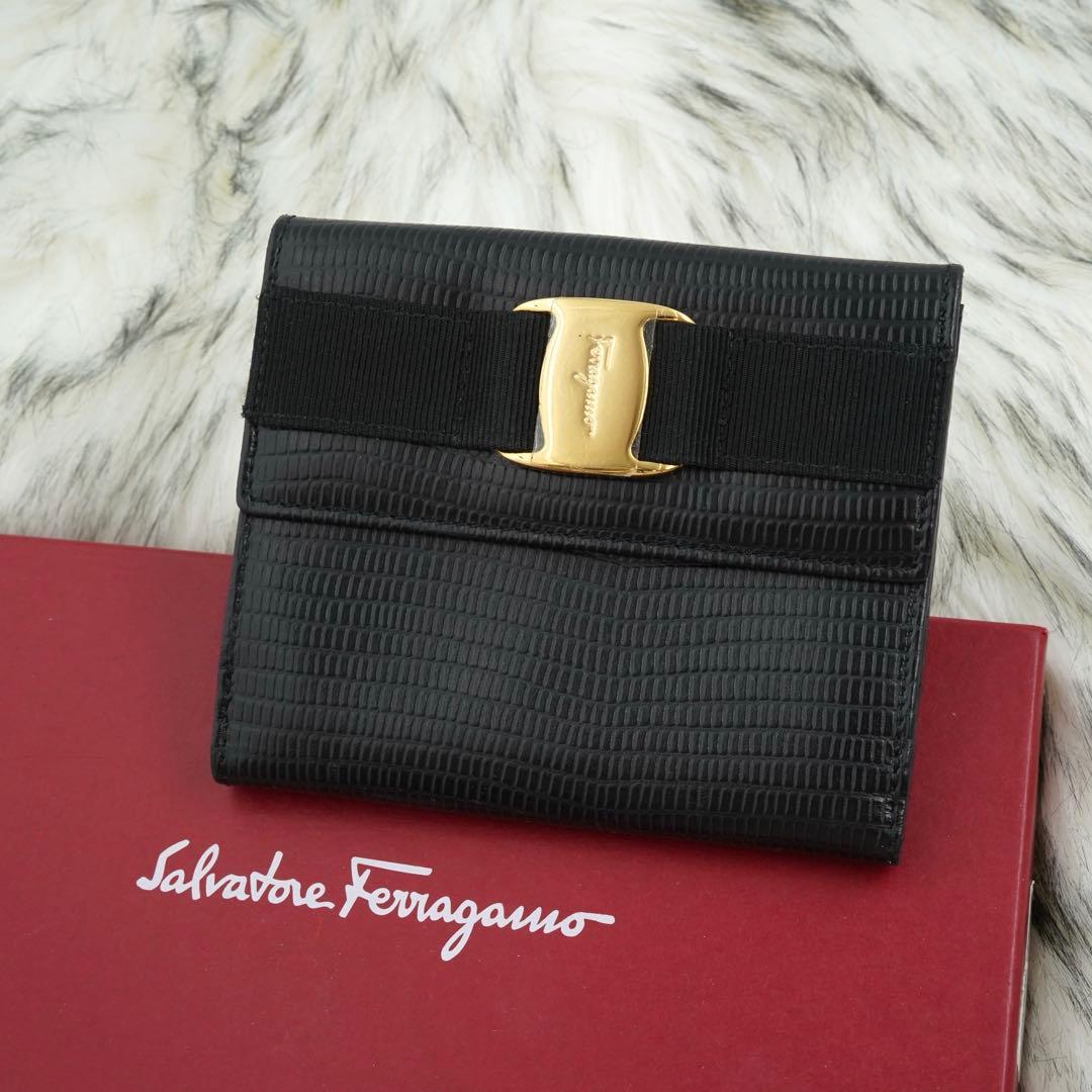 新品未使用品　Salvatore Ferragamo 二つ折り財布　ヴァラリボン